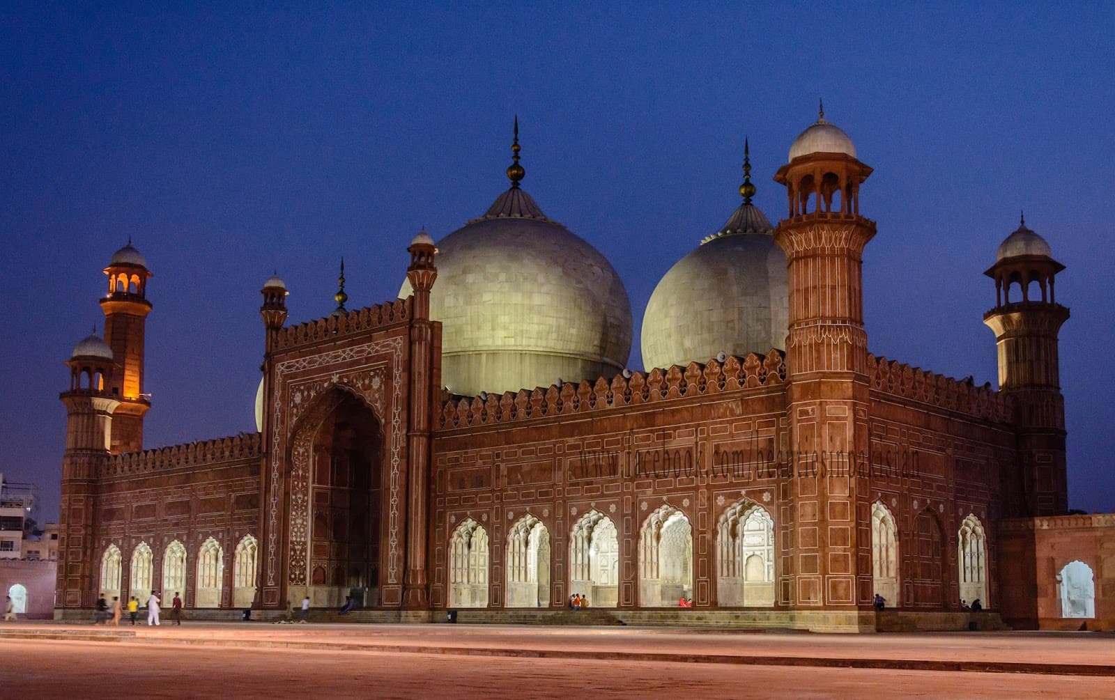 Image of the Badshahi Mosque Lahore  2