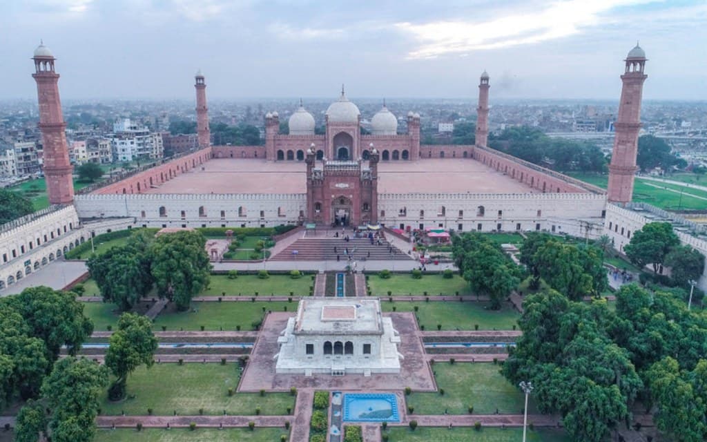 Image of the Badshahi Mosque Lahore  3