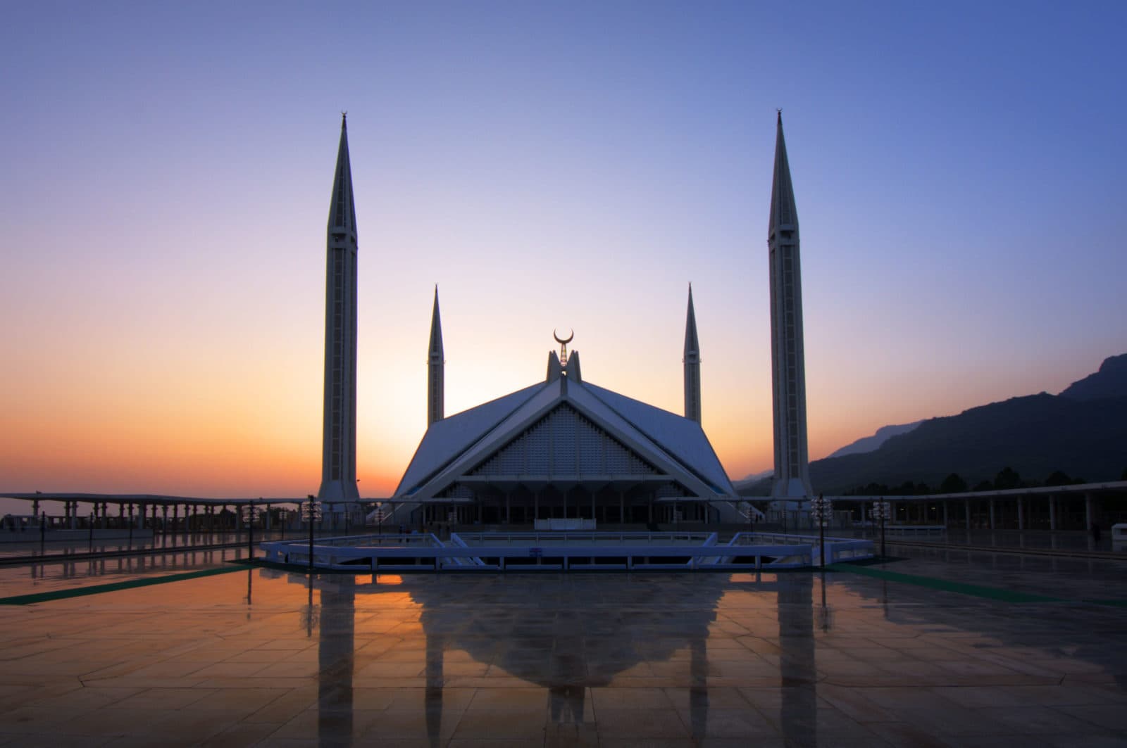 Image of the Faisal Mosque  6