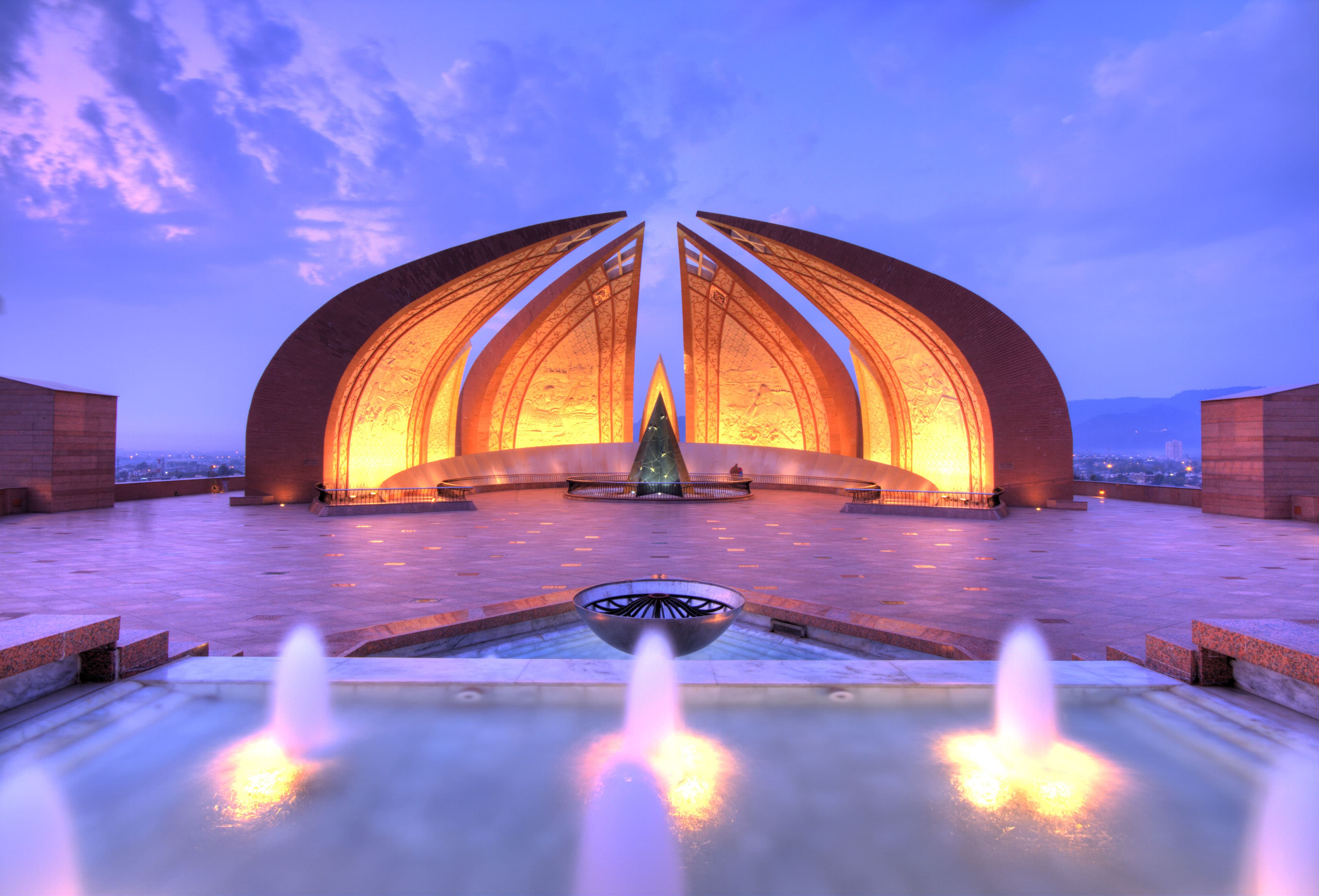 Image of the Pakistan Monument  7