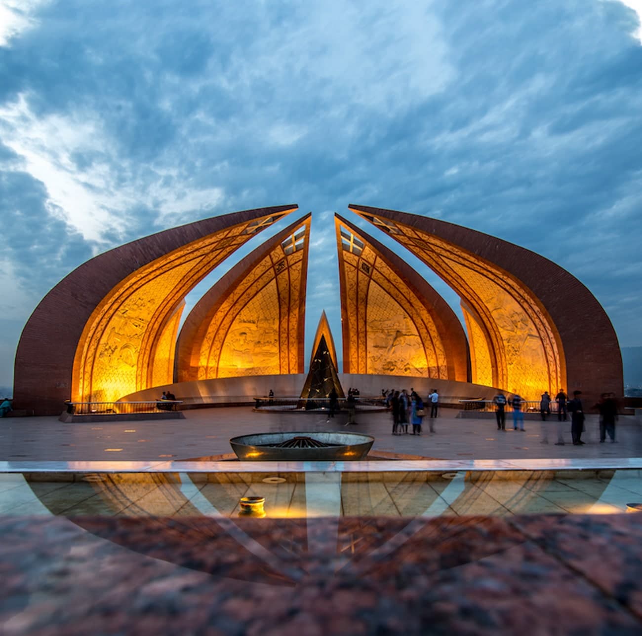 Image of the Pakistan Monument  8