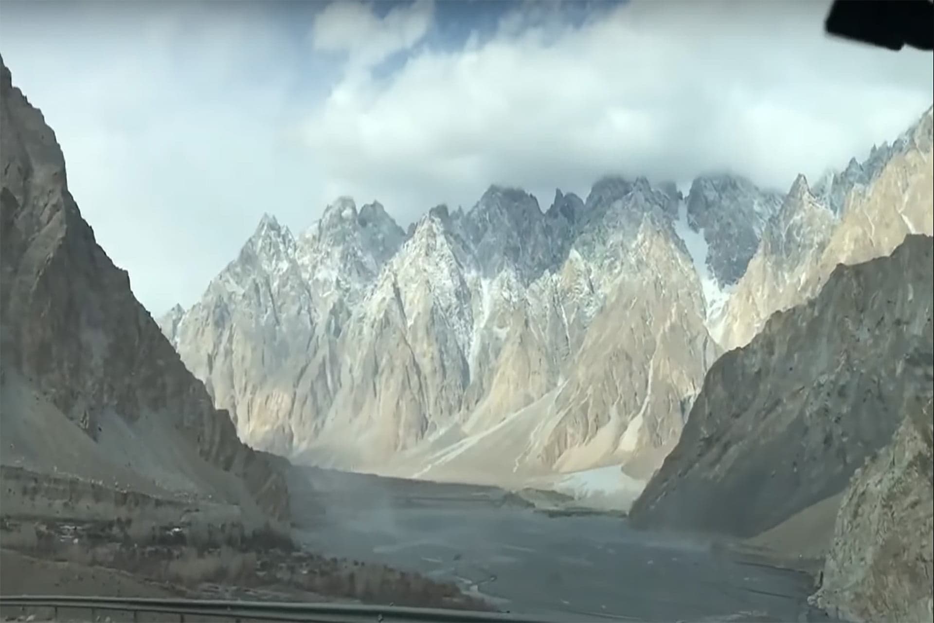 Image of the Passu Cones Viewpoint  4