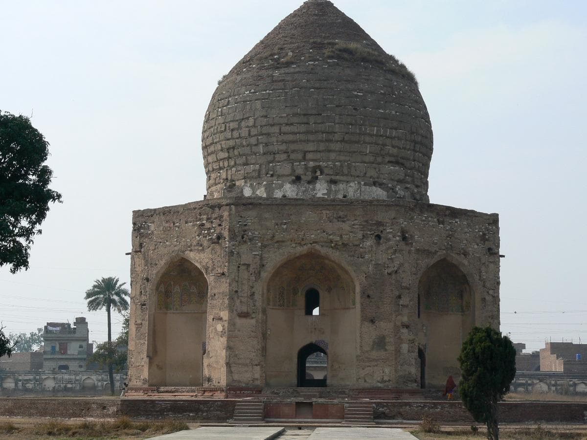 Image of the Tomb of Asif Khan  4