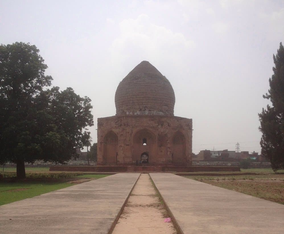 Image of the Tomb of Asif Khan  7