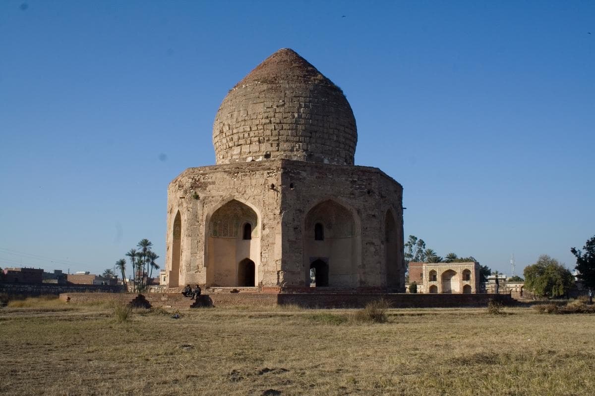 Image of the Tomb of Asif Khan  3