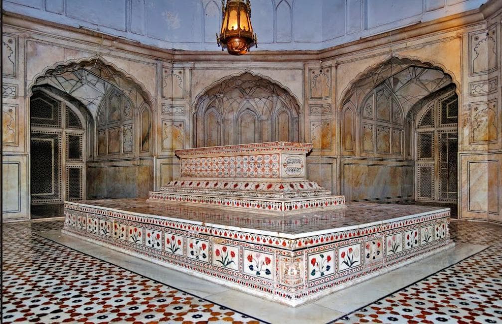 Image of the Tomb of Jahangir  7