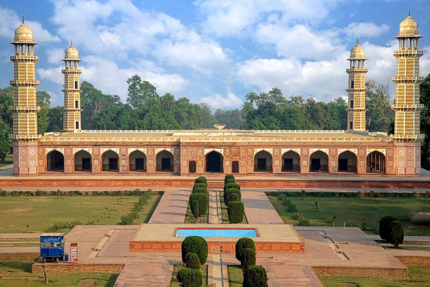 Image of the Tomb of Jahangir  4