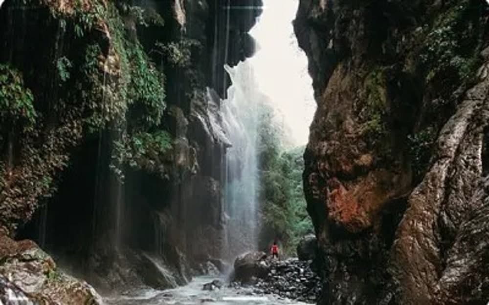 Image of the Umbrella Waterfall  7